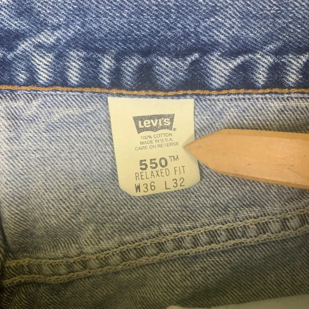 Vintage Levis 550 Relaxed Fit Jeans Mens 36x32 Blue Denim Made in USA 00550-4886